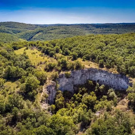 Le P'tit Bassoul Ouvert Toute L'annee *